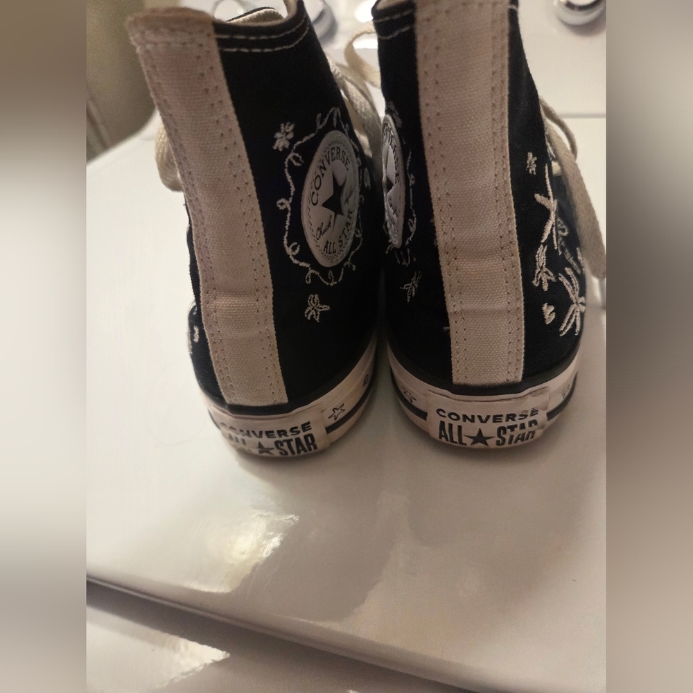 Converse Black and White Starry High-Tops - Picture 5 of 6
